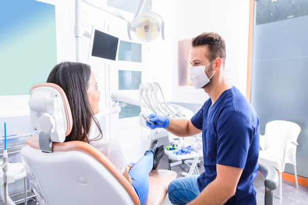 Dental_consultation_600x400